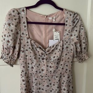 WAYF
Beatrix Puff-sleeve Midi Dress In Blush Daisy NWT